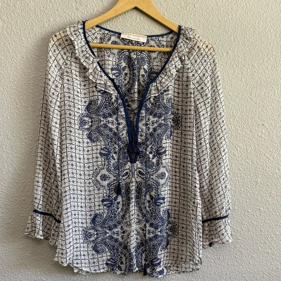 Robert Graham Tops - Robert Graham Sheer Silk Blouse Size‎ Small EUC
